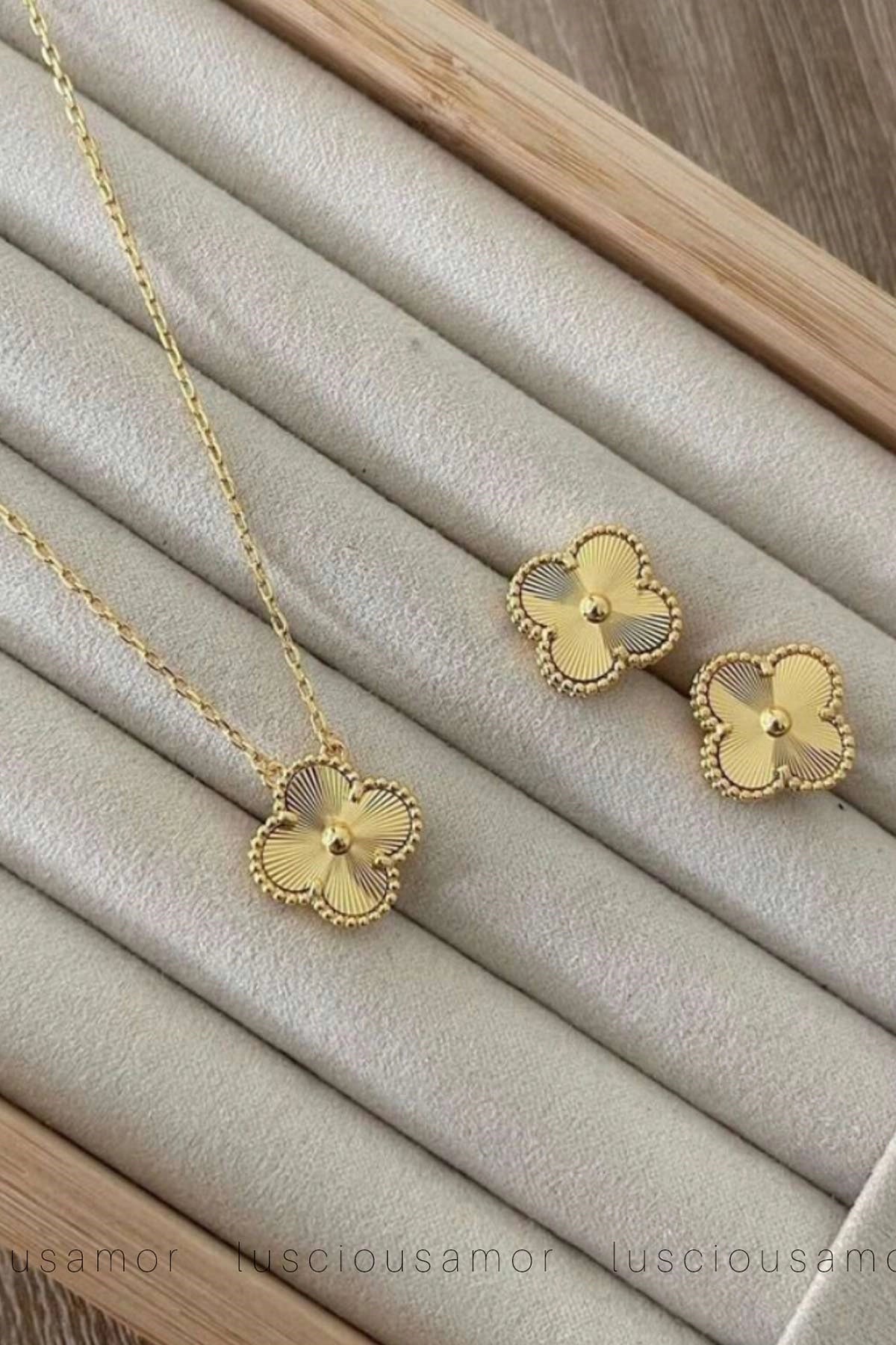 Stainless Steel Gold Clover Set - LA-001