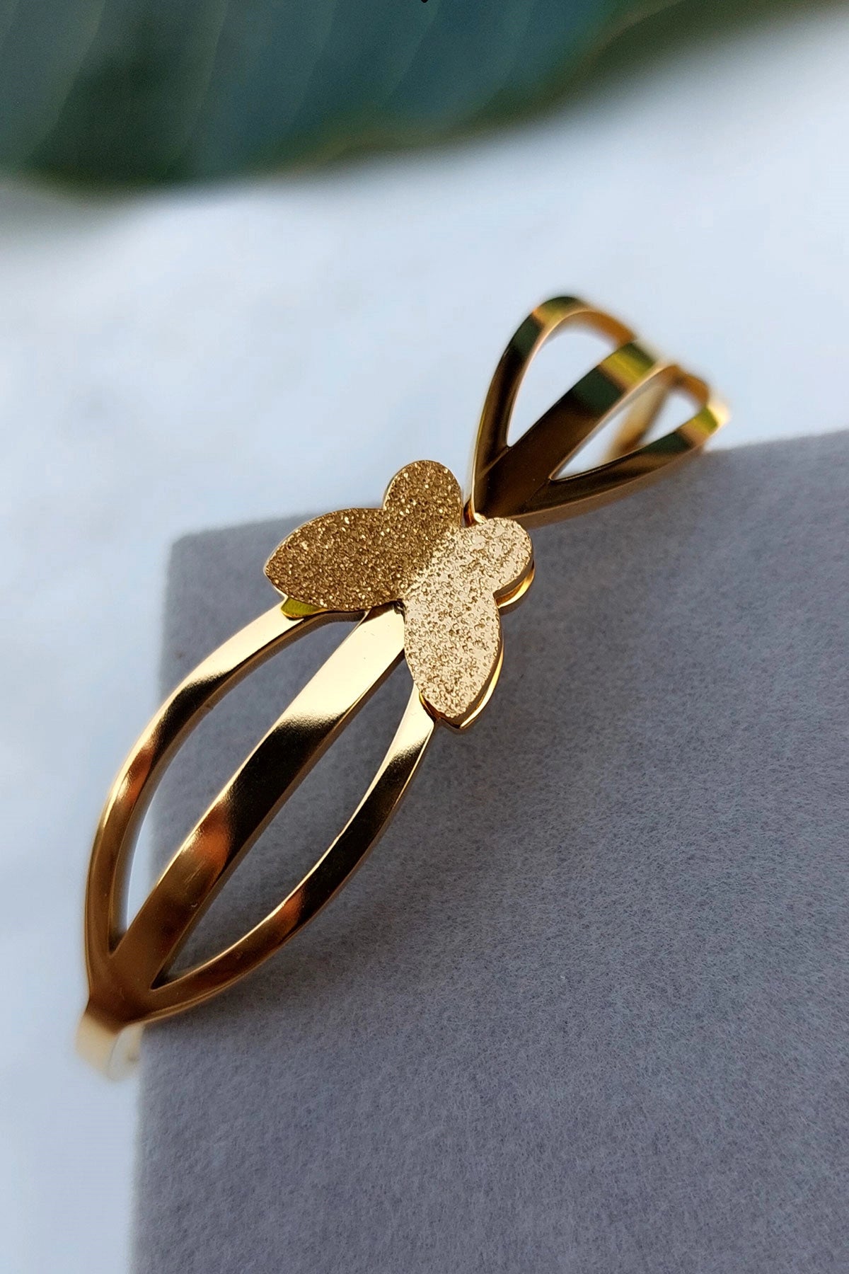 Stainless steel butterfly hand cuff LA001-B
