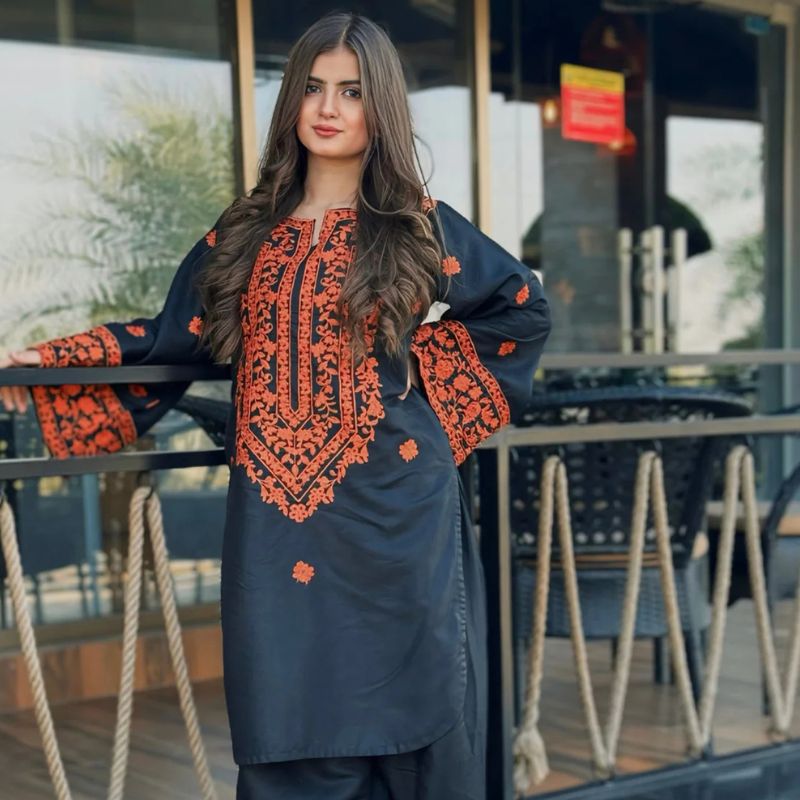 Zouq Embroidered - 2 Pieces