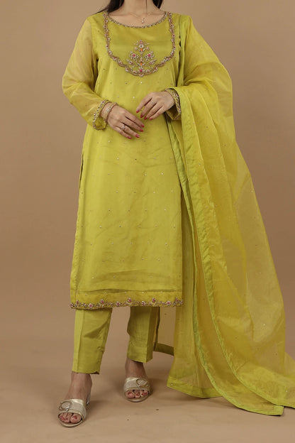 DHANI AMIRAH