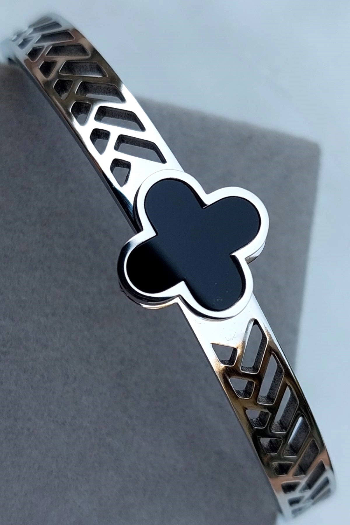 Stainless steel hand cuff 009